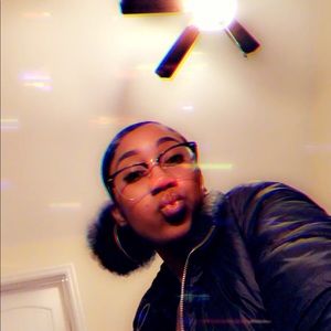 Meet your Posher, Alyssa